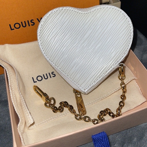Louis Vuitton Heart Coin Purse with White Epi Leather brand new - Picture 12 of 14